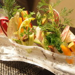 レストラン バカール - 日本各地から取り寄せた有機野菜と能登産ズワイ蟹とカニミソのバーニャカウダ（2011/3）