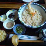 純手打ち讃岐うどん 鈴家 - 冷やしぶっかけ　えび天付き　￥830