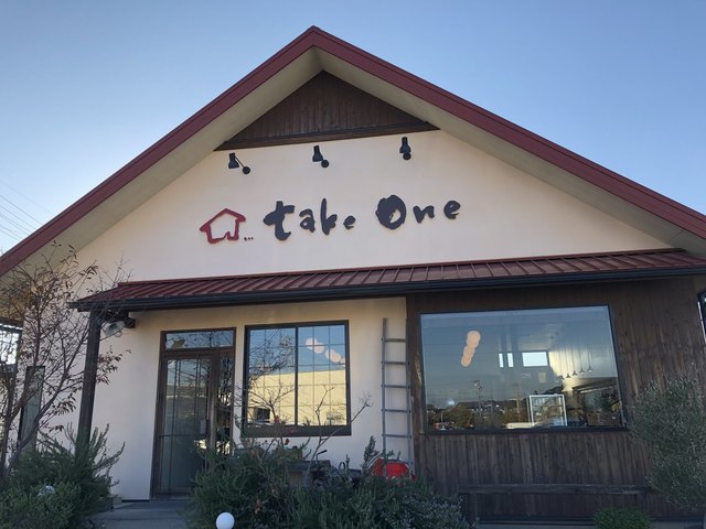 赤い屋根のカフェ テイクワン(赤い屋根のカフェ take one) - 稲沢(カフェ)