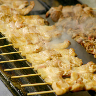Yakitori (grilled chicken skewers) made with carefully selected ingredients