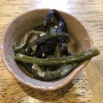 旬ものと日本酒 とみ笑 - わらびの鮭粕漬け