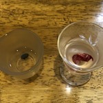 旬ものと日本酒 とみ笑 - 一色産鰻の心臓と胆嚢ポン酒割り