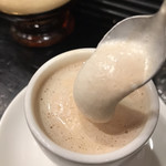 米本珈琲 - カフェコンパンナＳ３４０円。よく混ぜた後のアップです。混ぜても混ぜても、生クリームです（笑）