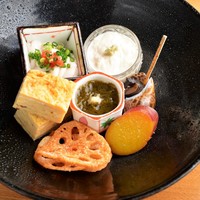 [八寸] 鱈白子ポン酢 もずく 生湯葉 玉子焼 バイ貝 丸十レモン煮 蓮根チップ