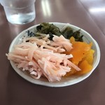 赤のれん クーニャンラーメン - 取り放題の紅生姜、高菜、はりはり漬け！