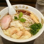 麺匠 八雲 本店 - 天国屋醤油ラーメン海老ワンタントッピング