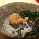 鮨 さかい - とらふぐ（鐘崎）・・湯引きした皮や身も入り、鮟肝ソースがかけられています。