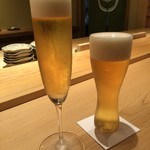 鮨 さかい - まずは、ビール（大と小）