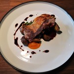 Le Trefle - Plat メイン料理　鶏もも肉､スダチ､人参､赤ワインソース　