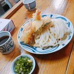 手打うどん はりや - お友達は天ざる それぞれの野菜が大きい