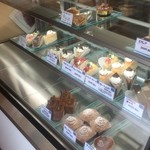 ラ・パティスリー ルプランジュ - ショーケース