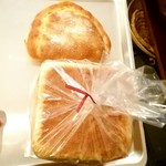 つなぐ ベイク - ハーフムーンと食パン