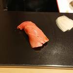 鮨 竜介 - 腹　中トロ