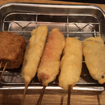 Kushikatsu Dengana - 肉5本セット（牛・チキン・ウインナー・もち豚・メンチカツ） ¥598