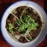 ならびや - 島豚ホルモン丼。はじめて食べる味で旨かったです。