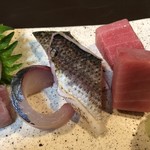 Sankai - 山海おまかせ定食 1,500円
                        スズキカマ塩焼き、刺身盛合せ、ブロッコリーとアラフレーク、サラダ、アラ入り味噌汁、ご飯大盛