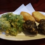 ならびや - 天ぷら盛り合わせ。少人数で色々食べるに良いけど、割安にはならないので三人以上いるなら単品で頼む方が良さそうです。