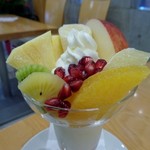 フルーツパーラーゴトー - 本日のフルーツパフェ