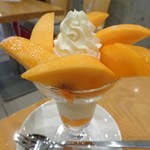 フルーツパーラーゴトー - 甲州百匁柿のパフェ