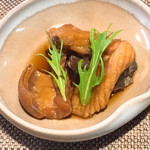 サメサン - アラの煮付け