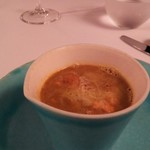 ヴィラ・デル・ソル - 金野シェフ定番「磯魚のスープ」。何種類もの魚が入っているそうです。