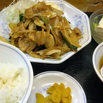 福しん - しょうが焼き定食＋サービス冷奴