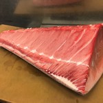 おい川 - 当店のマグロは天然のミナミマグロ（インドマグロ）をメインに使用しています。