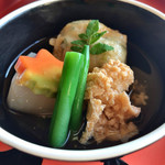 茶寮 卯辰かなざわ - 牡蛎貝の里芋万頭と季節の煮物