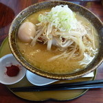 麺組 - 味噌らーめん(辛味付)(780円)＋味付タマゴ(100円)