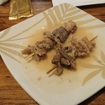 KOBETEI - 1810_KOBETEI-神戸亭-_サービスで牛筋を出してくれました。白みそで美味しい。これをアテに飲みたい。。。