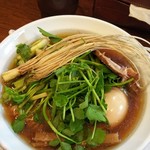中華そば 一休 - せり中華 醤油 プラス煮卵