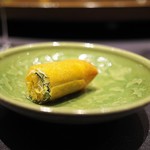 茶禅華 - 上海蟹が詰まったパリッパリの春巻き。