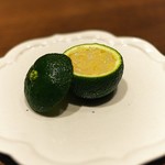 茶禅華 - スダチにコリコリの上質なクラゲ。