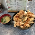 伊藤商店 - 唐揚げ丼大盛り全景。