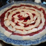 比良山荘 - 熊のお肉です！
      脂身多いけどさっぱり食べれます！