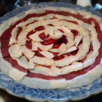 比良山荘 - 熊のお肉です！
                    脂身多いけどさっぱり食べれます！