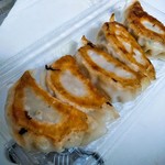 飲茶工場直売場 えんえん(縁) - 大きい餃子