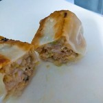 飲茶工場直売場 えんえん(縁) - ずっしり詰まった餡