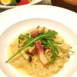 Cream risotto with shimeji mushrooms and diced bacon