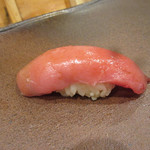 鮨 十兵衛 - 大間のマグロ背トロ(はがし)