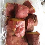 焼きいもOGURAYA - 切り分けて保存です