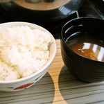 銀ぶた亭 - しゃぶしゃぶ食べ放題「ご飯とお味噌汁」