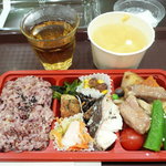 オーガニックハウス - ヘルシーバランス弁当をイートイン