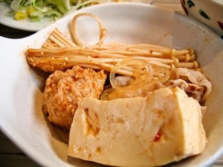 Gimbutatei - しゃぶしゃぶ食べ放題「火鍋スープに投入したお肉やお豆腐」ピリ辛で美味しかったです