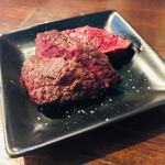 肉山 - 黒毛和牛の内モモ肉