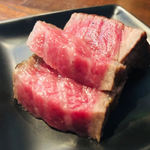 肉山 - 新鮮な肉の旨味だ！