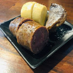 肉山 - エリンギ＆三角牛のソーセージ