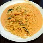 栗栗珈琲 - 期間限定
            サーモンとほうれん草のトマトクリームパスタ
            単品850円