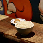 餃子とスパークリング バブルス - 「波へい」のオデン出汁で炊いたご飯