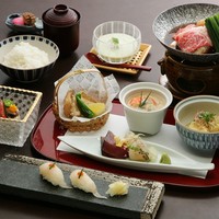 【ランチ限定】お造りとにぎり寿司、牛すき焼き入りの月亭御膳